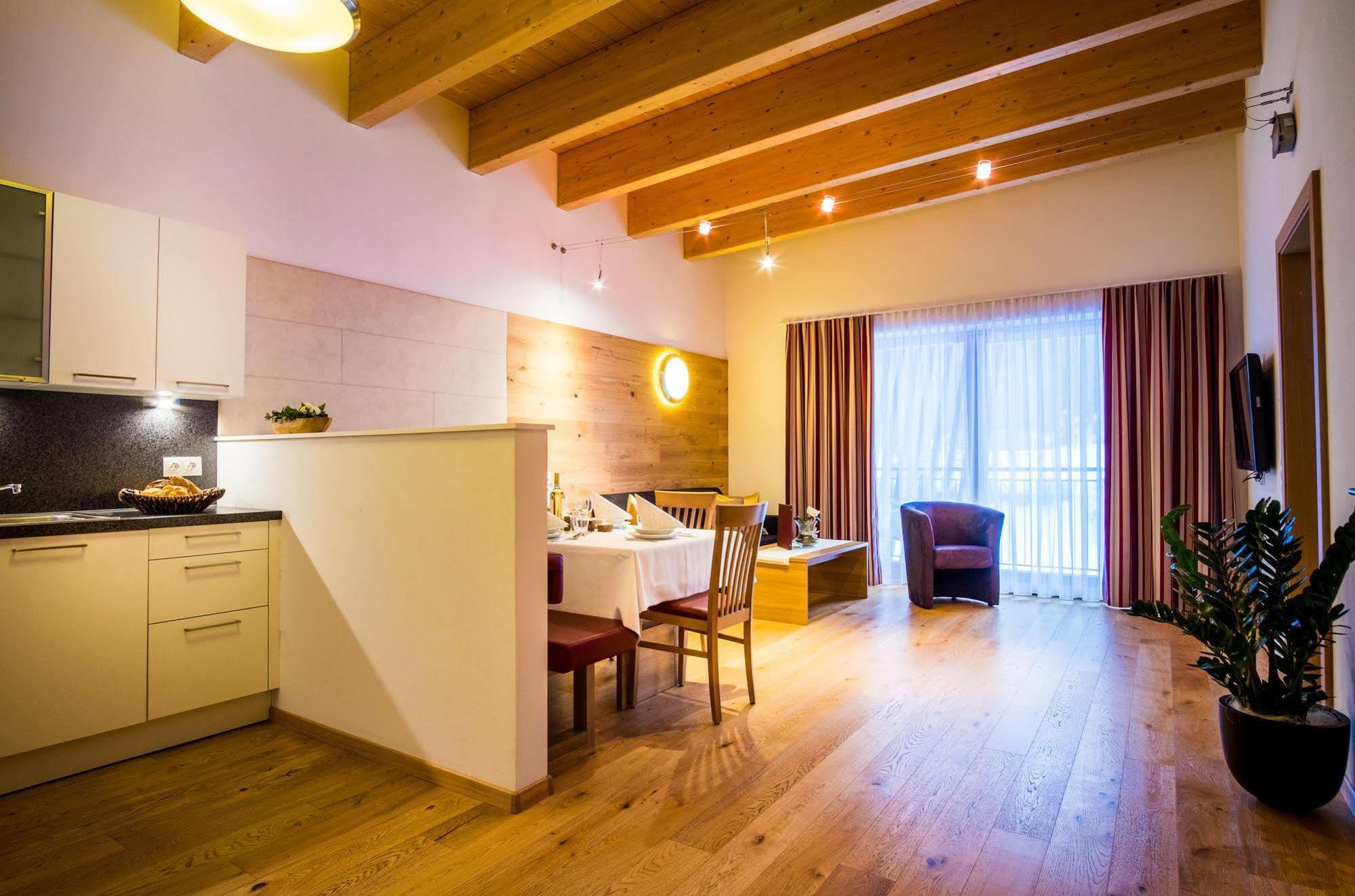 Apartments Dolomit-Royal Sillian Exterior photo